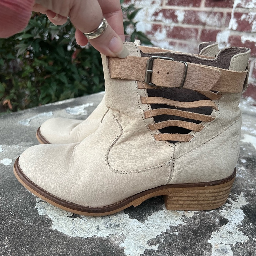 CoolWay Leather Blonde Tan Lasercut Side ankle boots made in Spain EU 37 US 6
